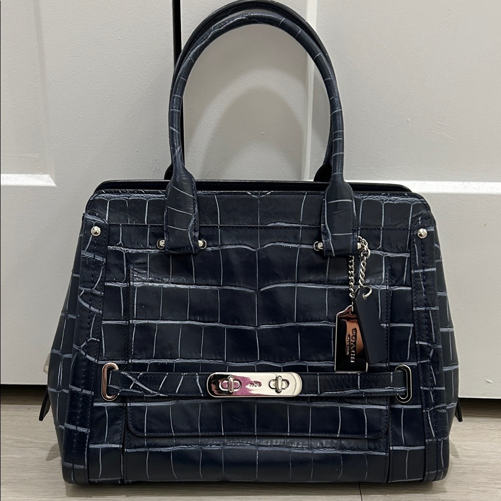 Coach (EUC) Swagger Frame Satchel in Navy Blue Crocodile-Embossed Leather - Picture 4 of 17